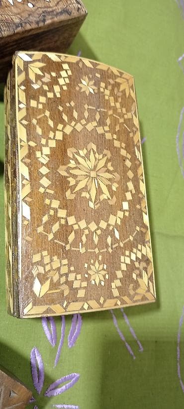 Kancelarijski nameštaj: Kolekcija dekorativnih i sitnih vintage predmeta – idealno za — 6