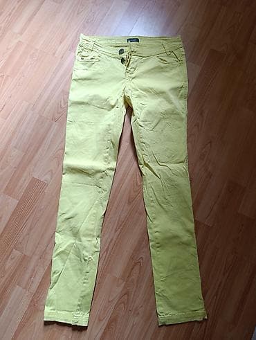 Pantalone, Farmerke, Šortsevi: Ženske pantalone – žuta boja, uski kroj (skinny/straight fit). - — 1