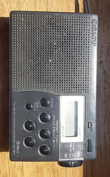 Sony prenosni FM/AM radio sa digitalnim podešavanjem i memorijom — 1