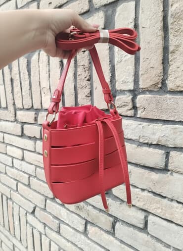 Mala kozna torba nova
24*16 na lalafo.rs Mala kozna torba nova
24*16