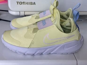 tin patike: Nike flex patike br 30 (18,5 cm)

Obuvene jednom na kratko kao nove — 3