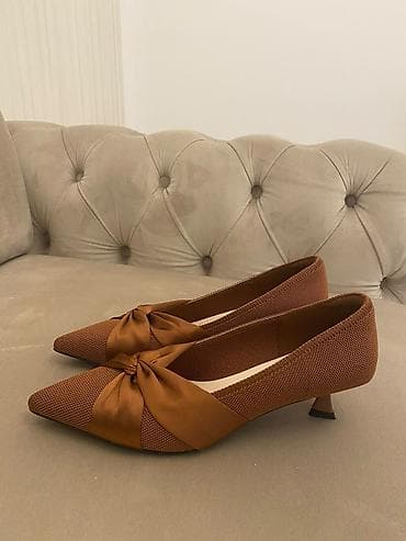 haljine safari stil: Elegantne ženske cipele na malu štiklu (kitten heel), u toploj — 1