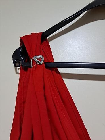 wikiki haljine: Elegantna duga crvena haljina - Model: duga, lepršava silueta - — 2