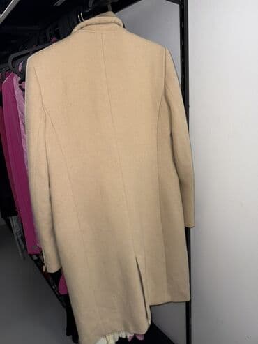 Fur coats: Bershka, M, Single-colored, With lining — 4