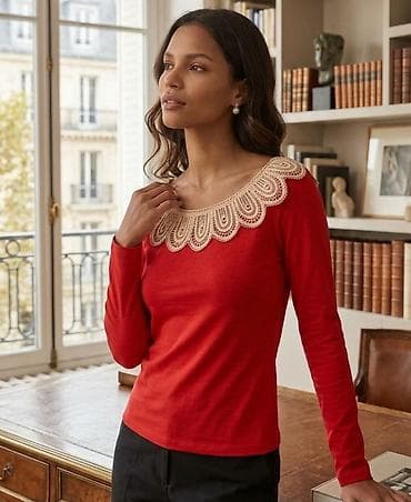 ara ženske cipele: Elegantna ženska majica dugih rukava u jarko crvenoj boji. Model ima — 1