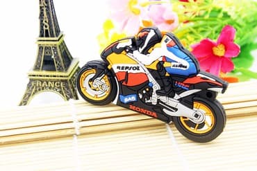zvucnici za kafice: USB Flash 64 GB - HONDA Prelep USB 2.0 stik od 64 GB. Kapacitet je — 2