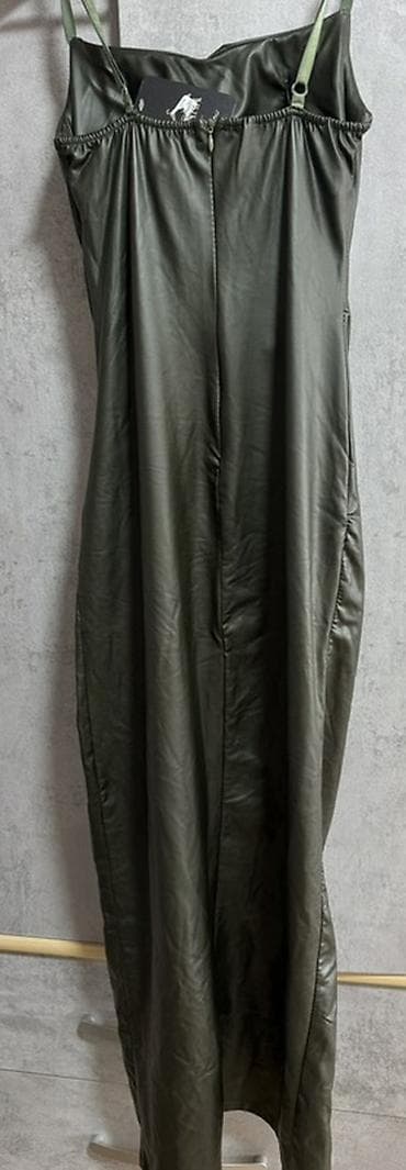 džemper haljina: Elegantna midi/duga haljina sa bretelama – maslinasto zelena, efekt — 2