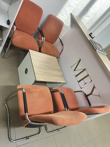 mamut sto: Prodajem komplet za čekaonicu / kancelariju / salon:  4 udobne — 1