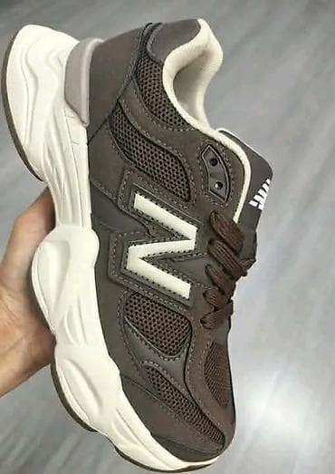 huarache craft cena: NB 9060 No 1
Cena: 3500 din ❤️‍🔥
Brojevi: 36-41
O — 2