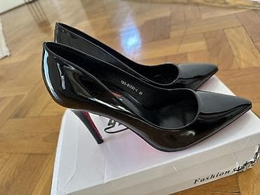 ulosci za salonke: Crne lakovane salonke sa špicastim vrhom - Model: klasične salonke - — 6