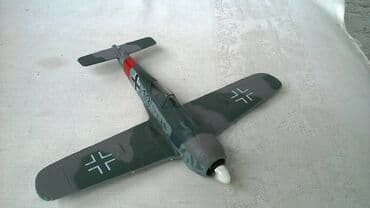 fizika sa zbirkom zadataka i prirucnikom za laboratorijske vezbe za 1 razred: Avion Amercom Germany 1:72 za delove — 1