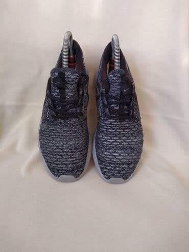 zenske patike n: NIKE original zenske patike br 38, koriscene kratko. Duzina — 11