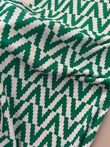 farmerke elasticne: Pantalone širokog kroja sa cik-cak šarom. - Brend: SUNBIRD - — 2