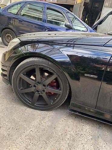 auto crni leskovac: DESNO KRILO W204 ZA MERCEDES BENZ C 160, C 180, C 200 . OD 2008. DO — 1