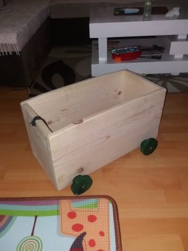 Kolica za bebe: ﻿Vagon-kutuja za odlaganje decjih igracaka. Ako se uzima preko 3 — 3