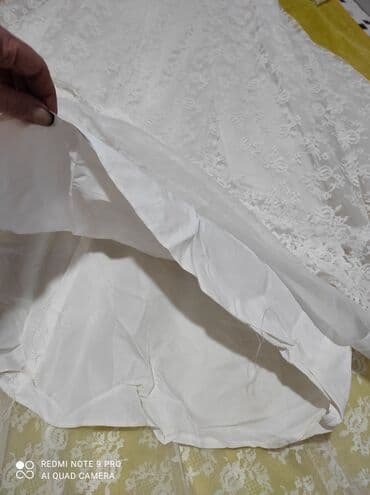 Personal Items: Vencanica mlecno bela velicina XS Duzina pozadi 2 metara, prednji deo — 12