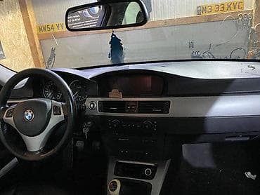 TABLA SA OTVOROM ZA NAVIG E9X ZA BMW SERIJA 3 OD 2005. DO 2010. GOD