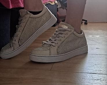 Prelepe original guess patike br 41 — 4