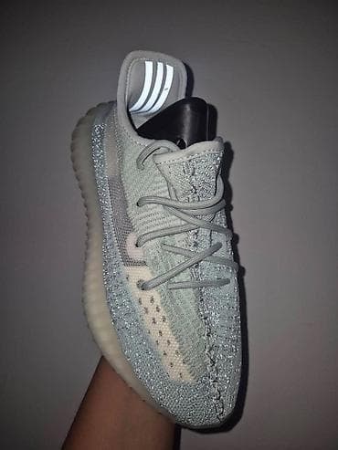 boost patike: Yezzy lepo odradjene
Urezan boost u djonu
36-48
3900 din — 7
