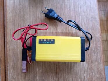 Automobili: Карактеристике: LCD дигитални дисплеј приказује напон, струју — 10