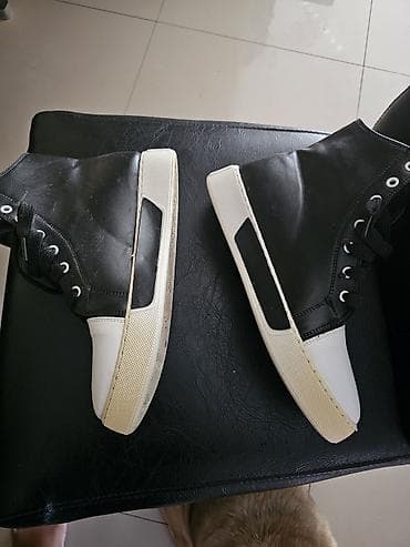 crne elegantne patike: Karl Lagerfeld visoke patike – model sa debelim đonom - Boja — 2