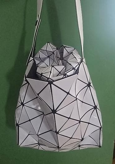 putne torbe na tockice: Bao Bao Issey Miyake Prism Matte bag. Prelepa torba, koja se sama — 8