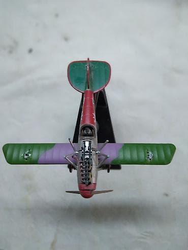 avion od flase: Avion Amercom 1917 Albatros D.V. ocuvan.Dodao sam 2 slike gde se vidi — 4