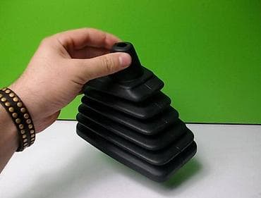 golf znak: GUMENA REBRASTA OBLOGA MENJAČA ZA VOLKSWAGEN GOLF 2 OD 1983. DO 1992 — 1