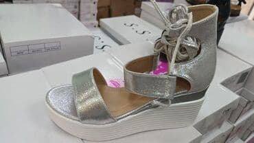 evropski brojevi obuce: Brojevi 36-41
Cena 3300 din — 4