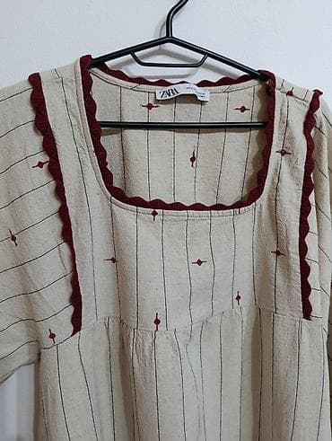 akril odeca: ZARA haljina sa kvadratnim izrezom - Model: široka, duga haljina — 2