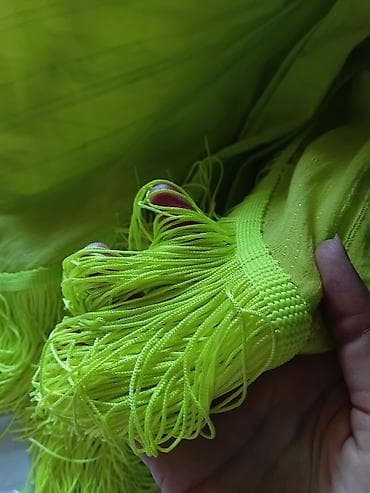 Haljine: River haljina/kimono u jarko‑neon zelenoj zutoj boji. - Model — 5