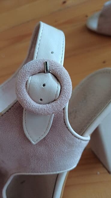 c a papuce: Sandals, 38 — 3