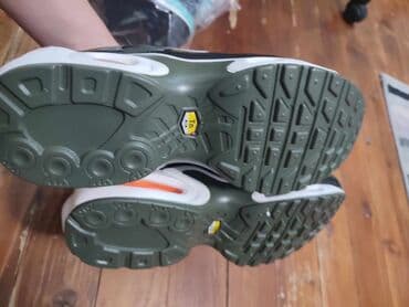 una obuca beograd: Nike, 38 — 10
