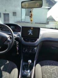 Peugeot 2008: 1.6 l | 2014 г. 166000 km SUV/4x4