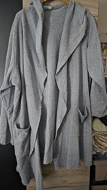 terex obuca zenska: Sivi ženski kardigan sa kapuljačom, bez kopčanja. - Materijal — 2