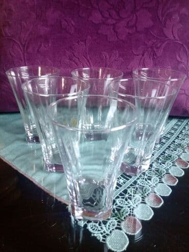 gorki list crvene case: Case nove visoke sa sirokim otvorom. komada 6. Zapremina 0,3l — 7