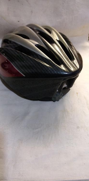 Bicycles: Bicikl kaciga za odrasle vel M/L,polovna,podesiva — 2