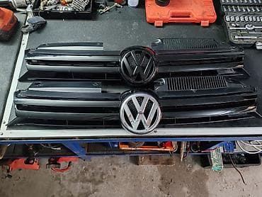 passat b6 limuzina cena: Prednja maska (rešetka) sa VW znakom – više komada i boja - — 1