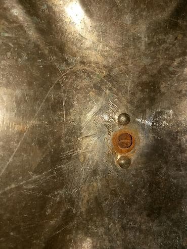 kompresor za balone: Srebrni poslužavnik/čafing-dish sa poklopcem i stalkom - Materijal — 5