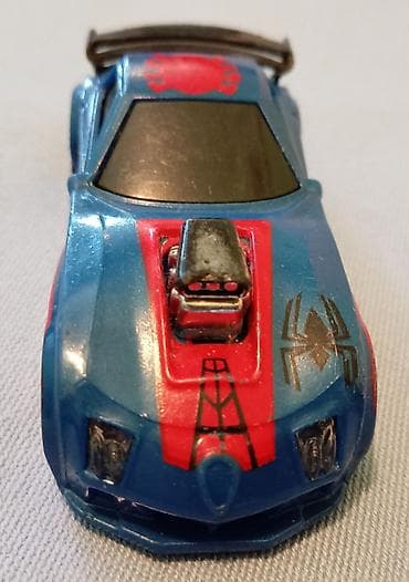 igracke na magnet: Autic spider man stanje se vidi na slikama. velicina oko 8 cm — 1