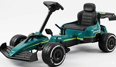 krop top duksevi za devojcice: Ovaj licencirani Aston Martin Formula auto za decu kombinuje — 1