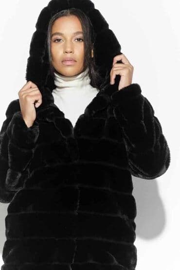 Fur coats: Bunda 
Cena 4.600 dinara — 1