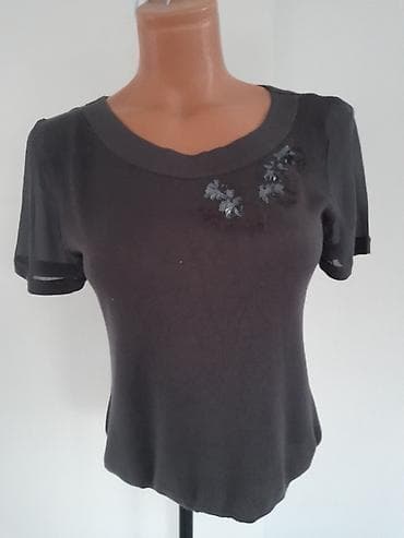 SNIZENO ! HM majica novo vl. S na lalafo.rs SNIZENO ! HM majica novo vl. S