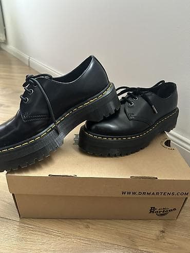 bluze sa perjem: Dr. Martens – crne kožne cipele sa platformom — 4