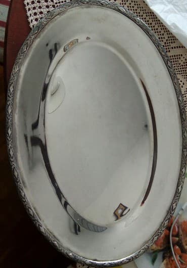 dimenzije kreveta za dvoje: Oval posrebren dimenzije 45x33cm,nekoristen — 1