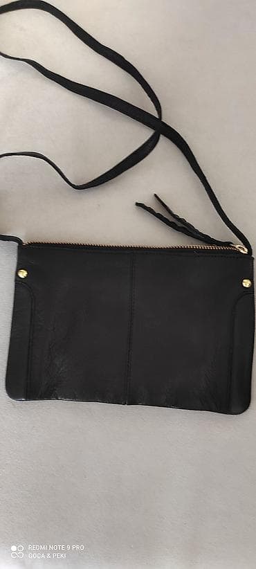 PIECES nova torbica od prirodne kože sa etiketom. Lepa mekana koža na lalafo.rs PIECES nova torbica od prirodne kože sa etiketom. Lepa mekana koža
