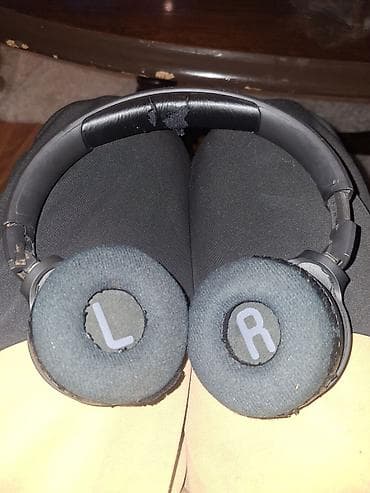 trimer u lidlu: JBL bežične on‑ear slušalice - Brend/model: JBL (logotip na obe — 2