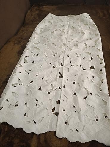 hm svečane bluze: Bela čipkana suknja – A-kroj/midi dužina - Materijal: čvršća tkanina — 2