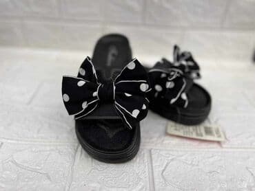 najk papuče: 36-40
1600 din
Roba sa kosova — 9