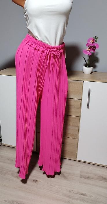jakna icine m: Ženske široke pantalone – jarko roze - Model: lepršave, široke — 2